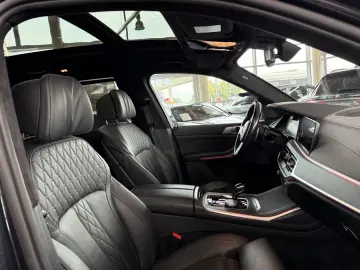 BMW X7 M50i Sky Lounge Laser Executive Drive Pro 7
