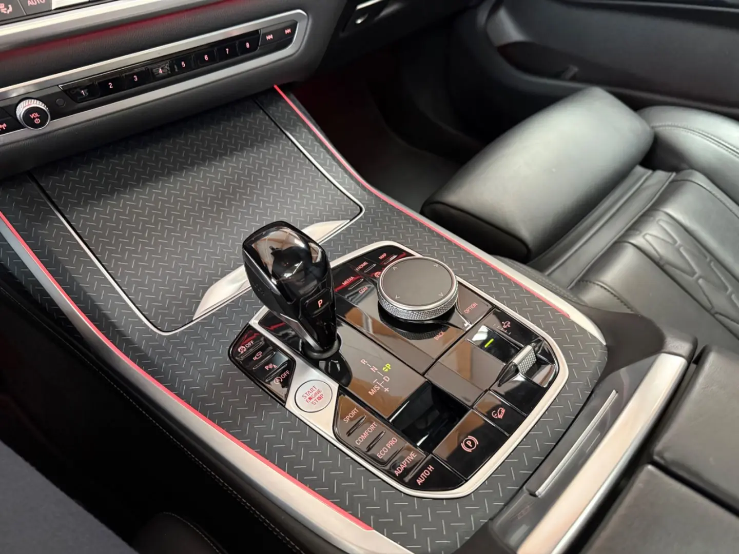 BMW X7 M50i Sky Lounge Laser Executive Drive Pro 7
