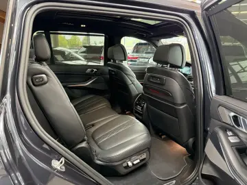 BMW X7 M50i Sky Lounge Laser Executive Drive Pro 7