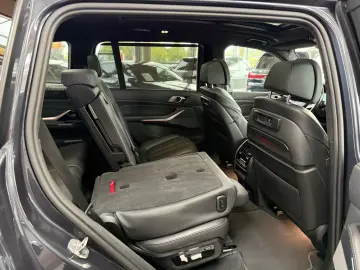 BMW X7 M50i Sky Lounge Laser Executive Drive Pro 7
