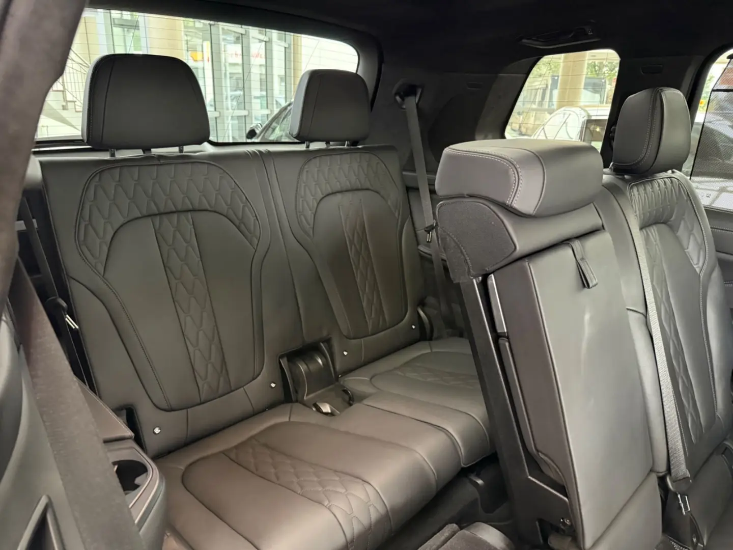 BMW X7 M50i Sky Lounge Laser Executive Drive Pro 7