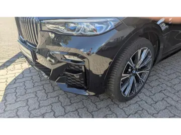 BMW X7 M50 i M-Sport HUD