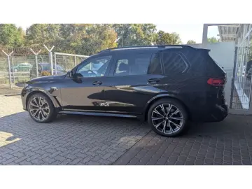 BMW X7 M50 i M-Sport HUD