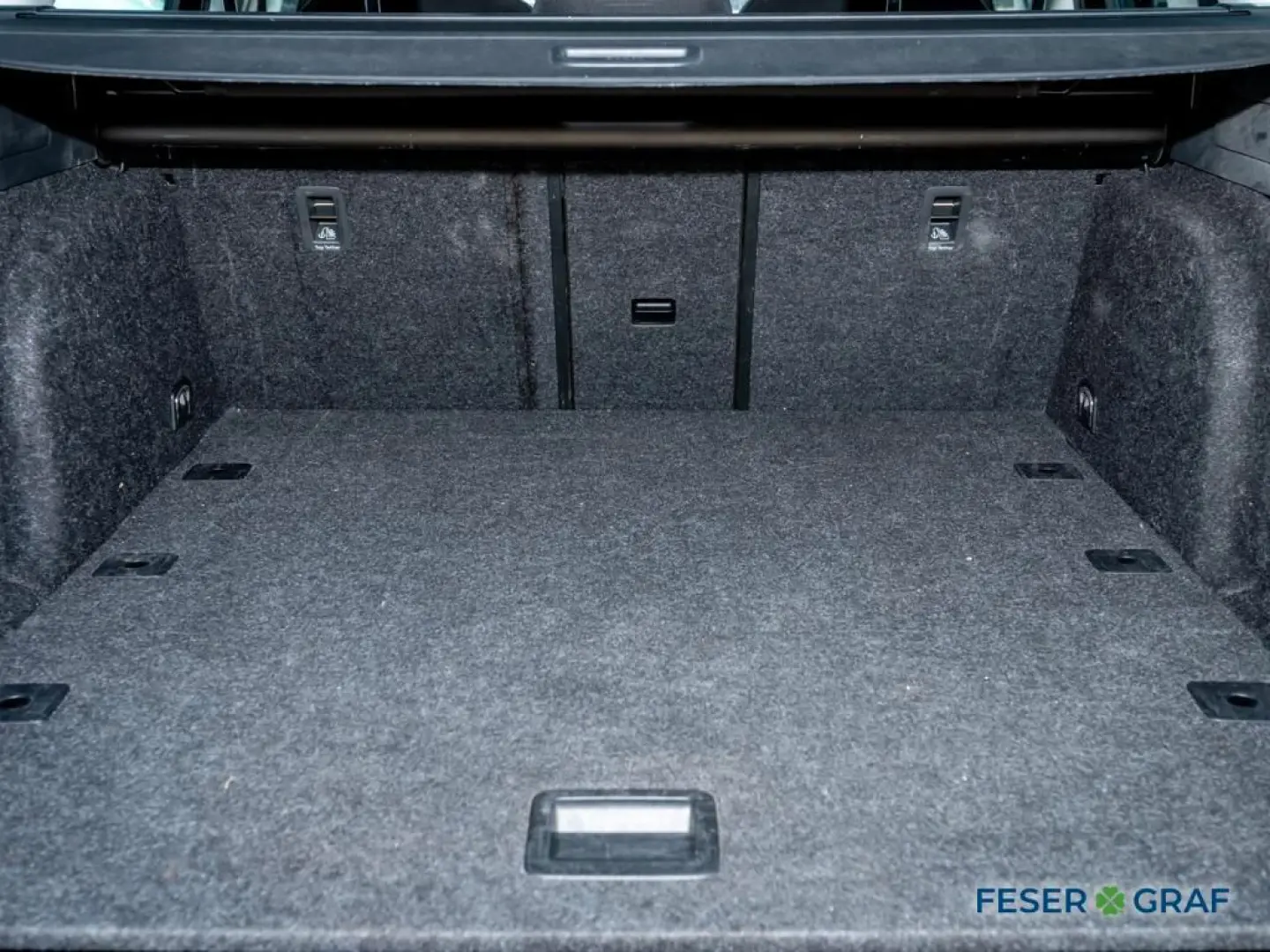 Superb Combi Scout 2.0TDI 4x4 DSG AHK/NAVI/LED