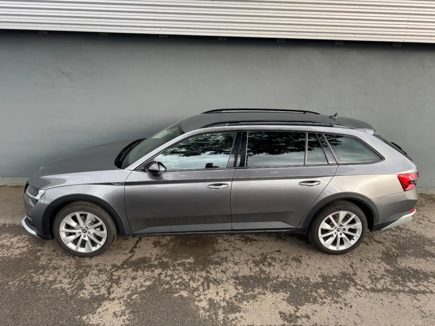 Superb 2.0 TDI SCR 147kW DSG 4x4 SCOUT COMBI