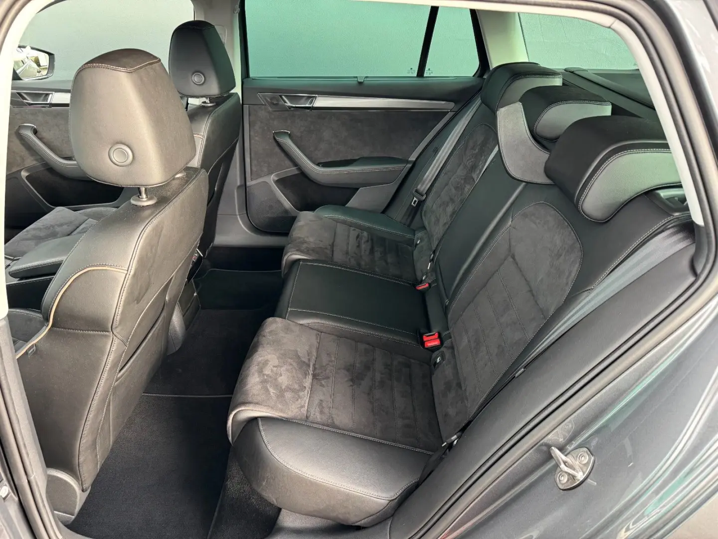 Superb 2.0 TDI SCR 147kW DSG 4x4 SCOUT COMBI