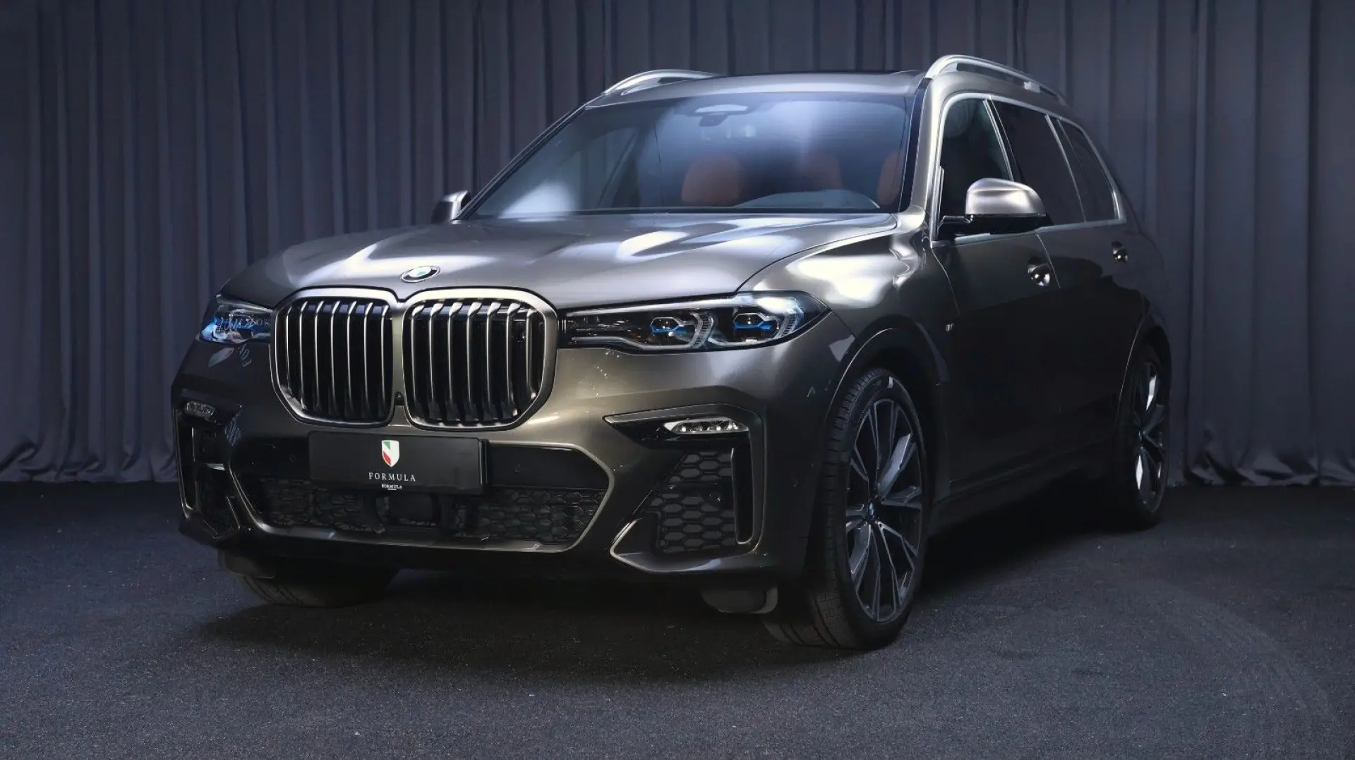 BMW X7 M50i xDrive, B&W, Night Vis., Sky lounge