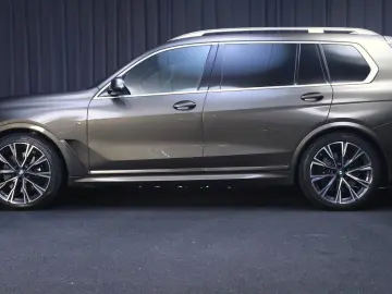 BMW X7 M50i xDrive, B&W, Night Vis., Sky lounge