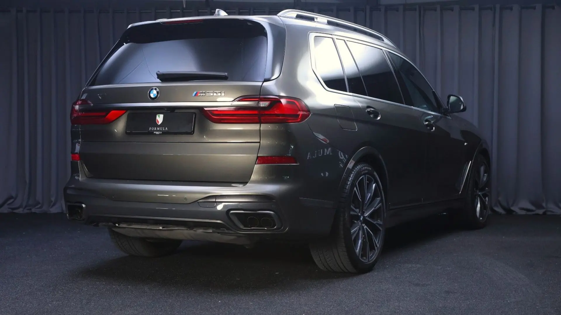 BMW X7 M50i xDrive, B&W, Night Vis., Sky lounge