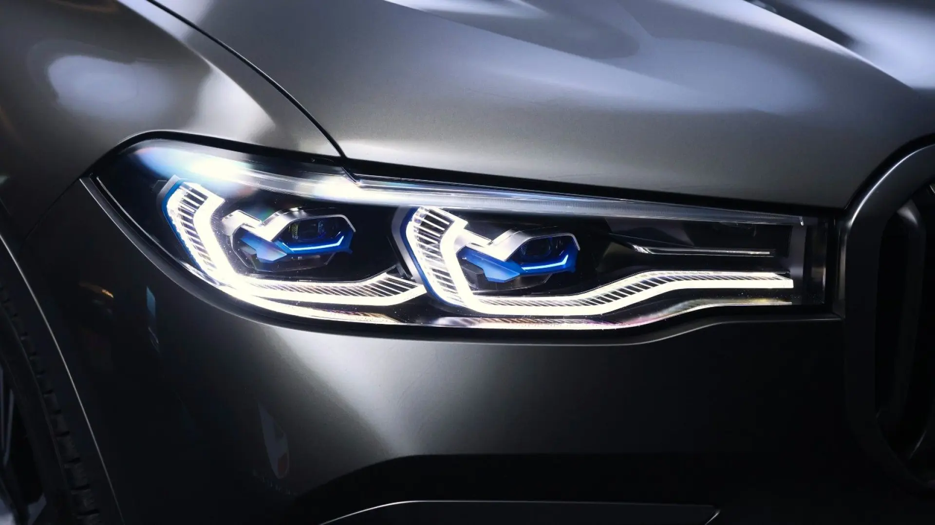 BMW X7 M50i xDrive, B&W, Night Vis., Sky lounge