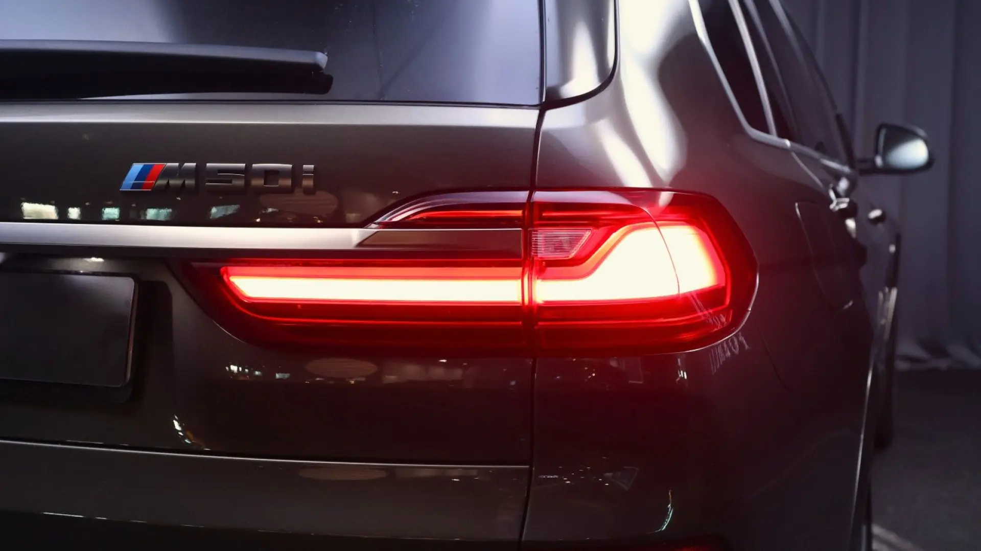 BMW X7 M50i xDrive, B&W, Night Vis., Sky lounge