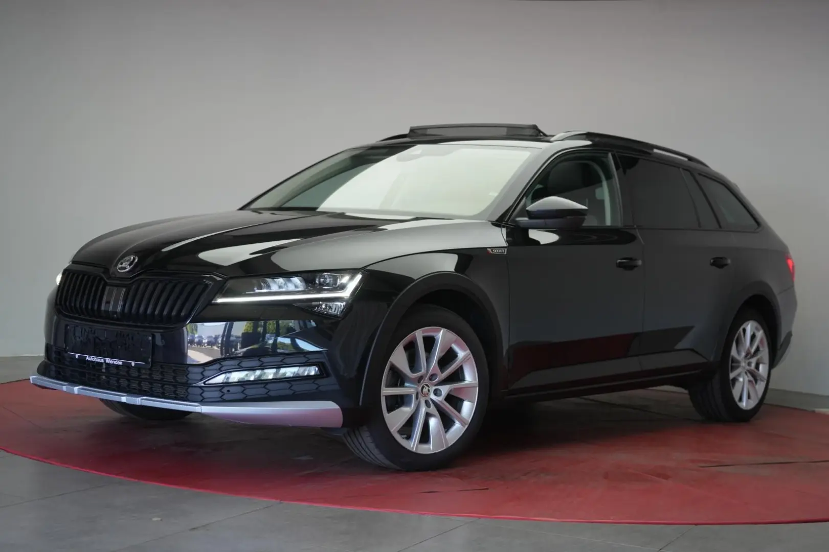 Superb 2.0 TDI 4x4 DSG Scout Navi/ACC/Kamera/Vir