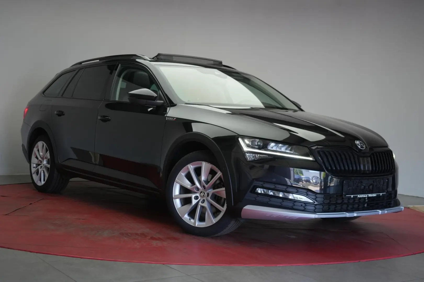 Superb 2.0 TDI 4x4 DSG Scout Navi/ACC/Kamera/Vir