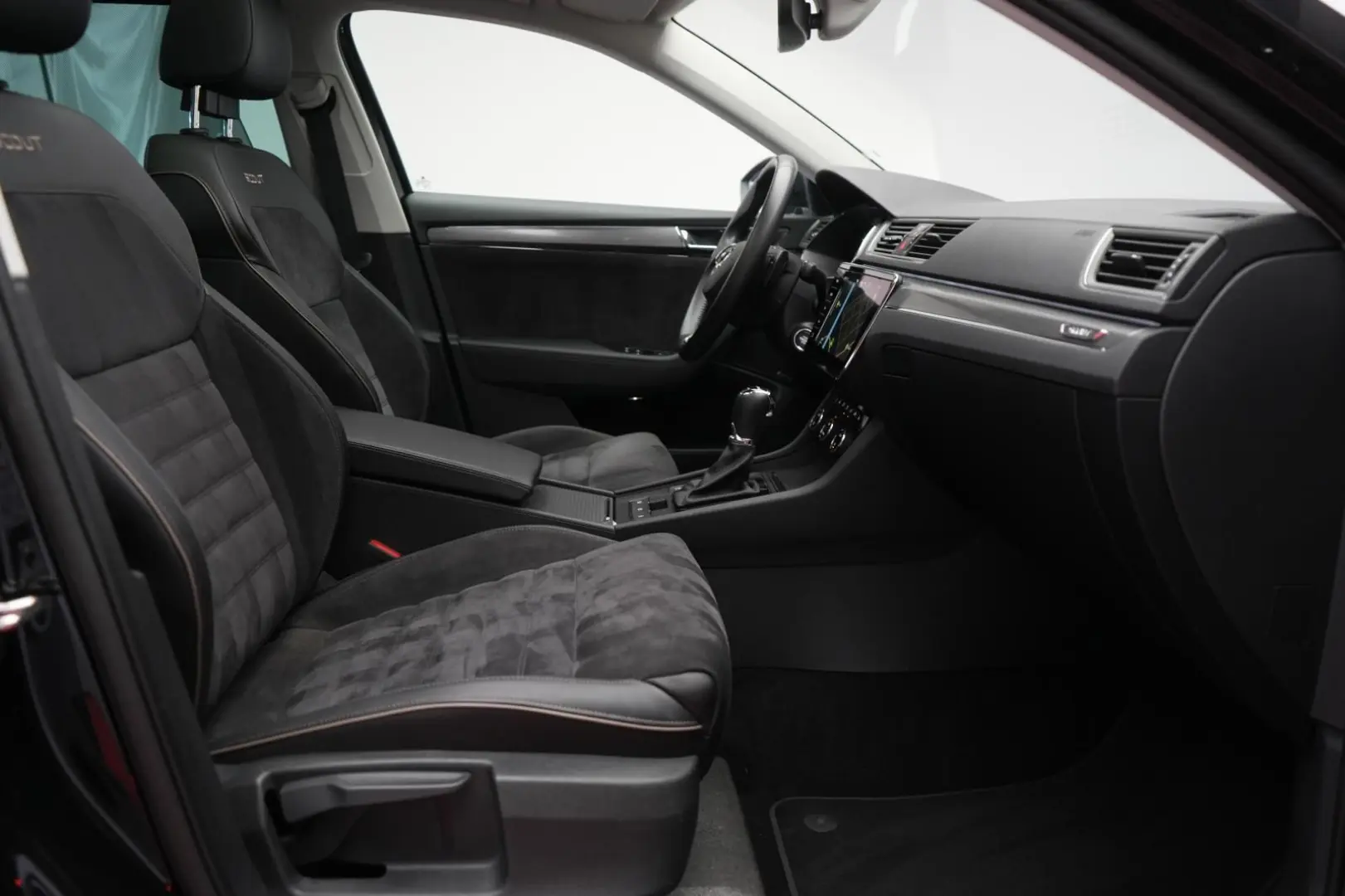 Superb 2.0 TDI 4x4 DSG Scout Navi/ACC/Kamera/Vir