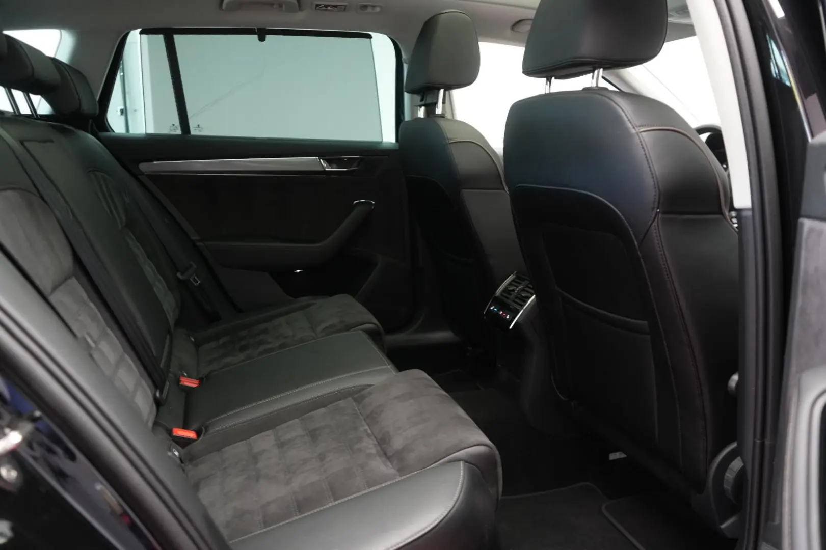 Superb 2.0 TDI 4x4 DSG Scout Navi/ACC/Kamera/Vir