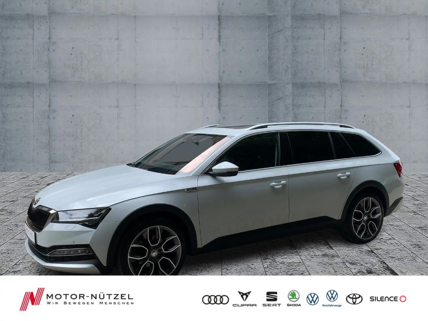 Superb Combi SCOUT 2.0 TDI 4x4 DSG LED+AHK+PANO