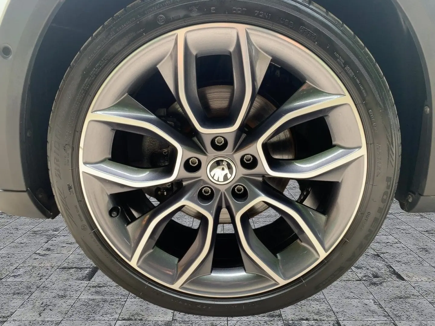 Superb Combi SCOUT 2.0 TDI 4x4 DSG LED+AHK+PANO