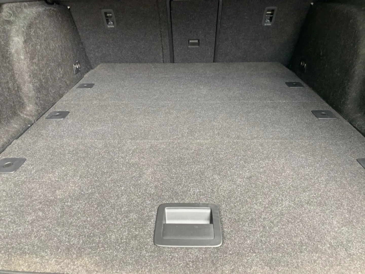 Superb Combi SCOUT 2.0 TDI 4x4 DSG LED+AHK+PANO
