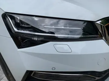 Superb Combi SCOUT 2.0 TDI 4x4 DSG LED+AHK+PANO
