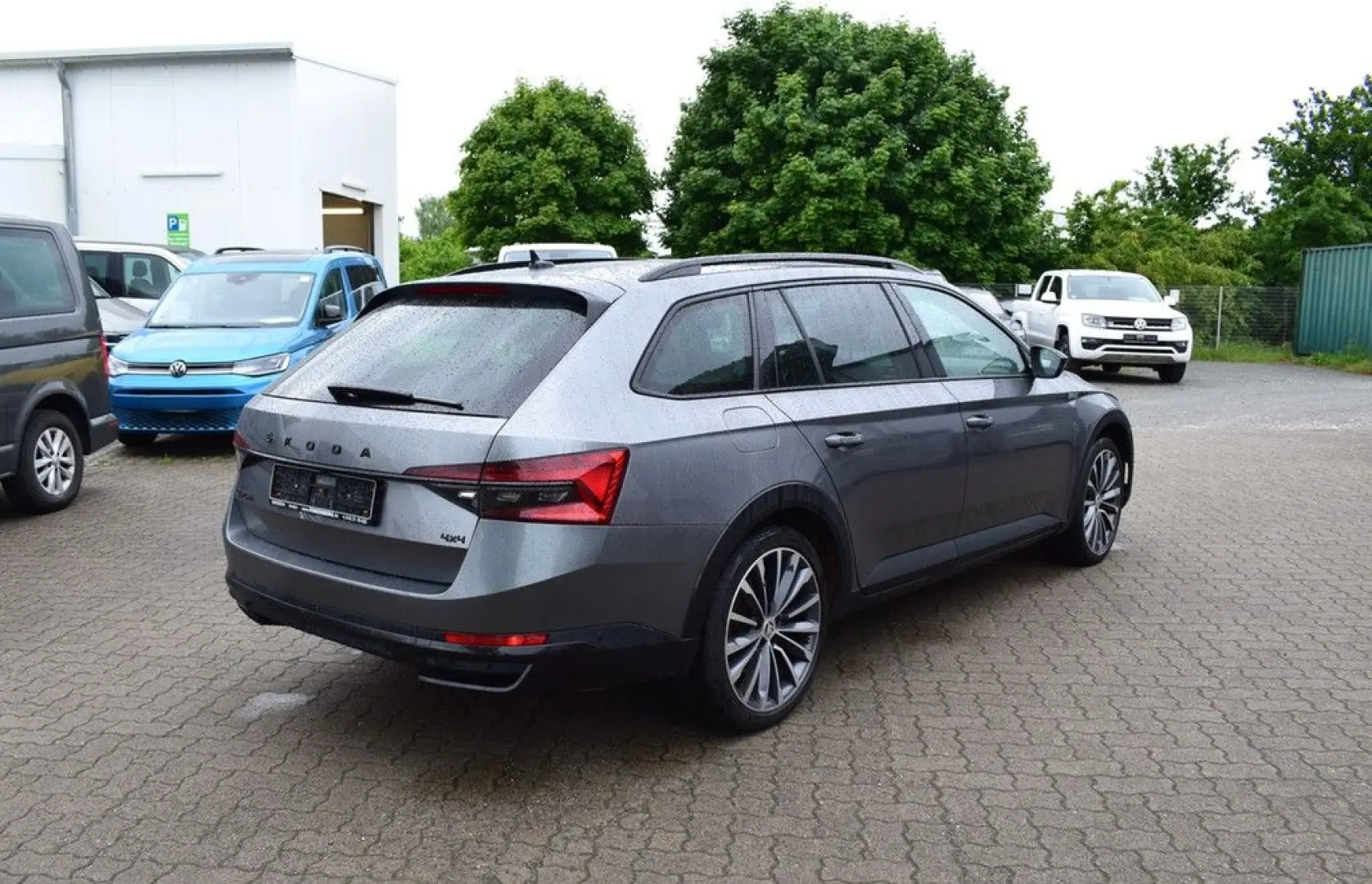 Superb Combi 2.0 TSI DSG 4x4 Scout *Pano*StaHzg