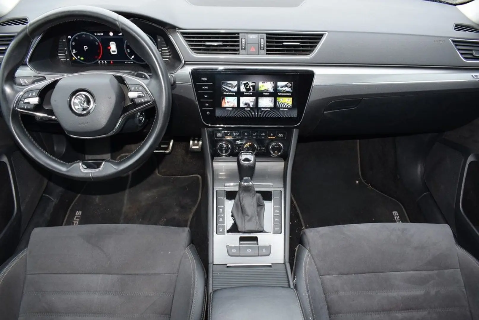 Superb Combi 2.0 TSI DSG 4x4 Scout *Pano*StaHzg