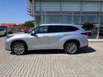 Toyota Highlander 2.5 L Hybrid  248CP Exclusive Metallic