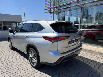 Toyota Highlander 2.5 L Hybrid  248CP Exclusive Metallic