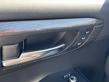 Toyota Highlander 2.5 L Hybrid  248CP Exclusive Metallic