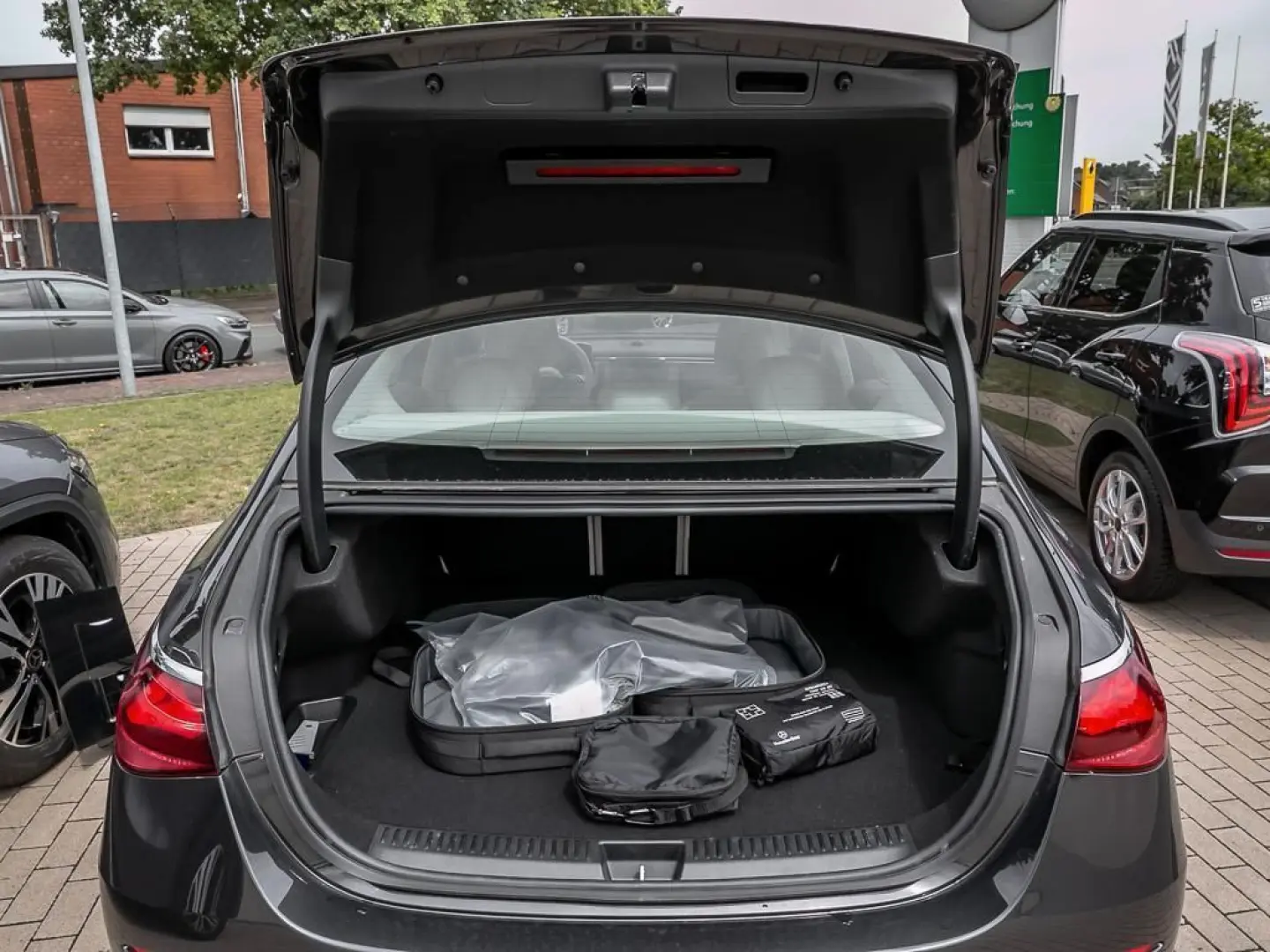 E 300 e Lim Avantgarde Advanced PLUS Superscreen