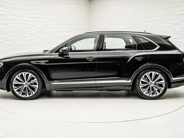 Bentayga Azure V8*Rear TV*NAIM*Touring Spec.