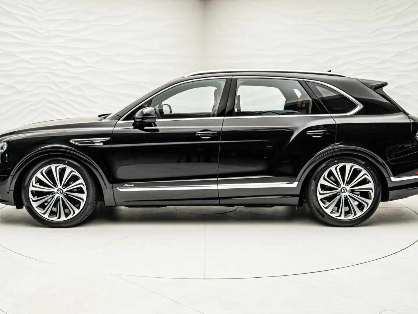 Bentayga Azure V8*Rear TV*NAIM*Touring Spec.