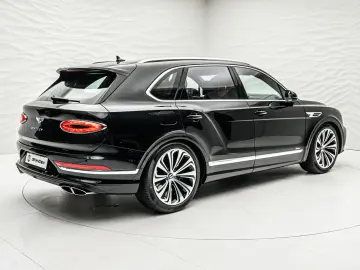 Bentayga Azure V8*Rear TV*NAIM*Touring Spec.