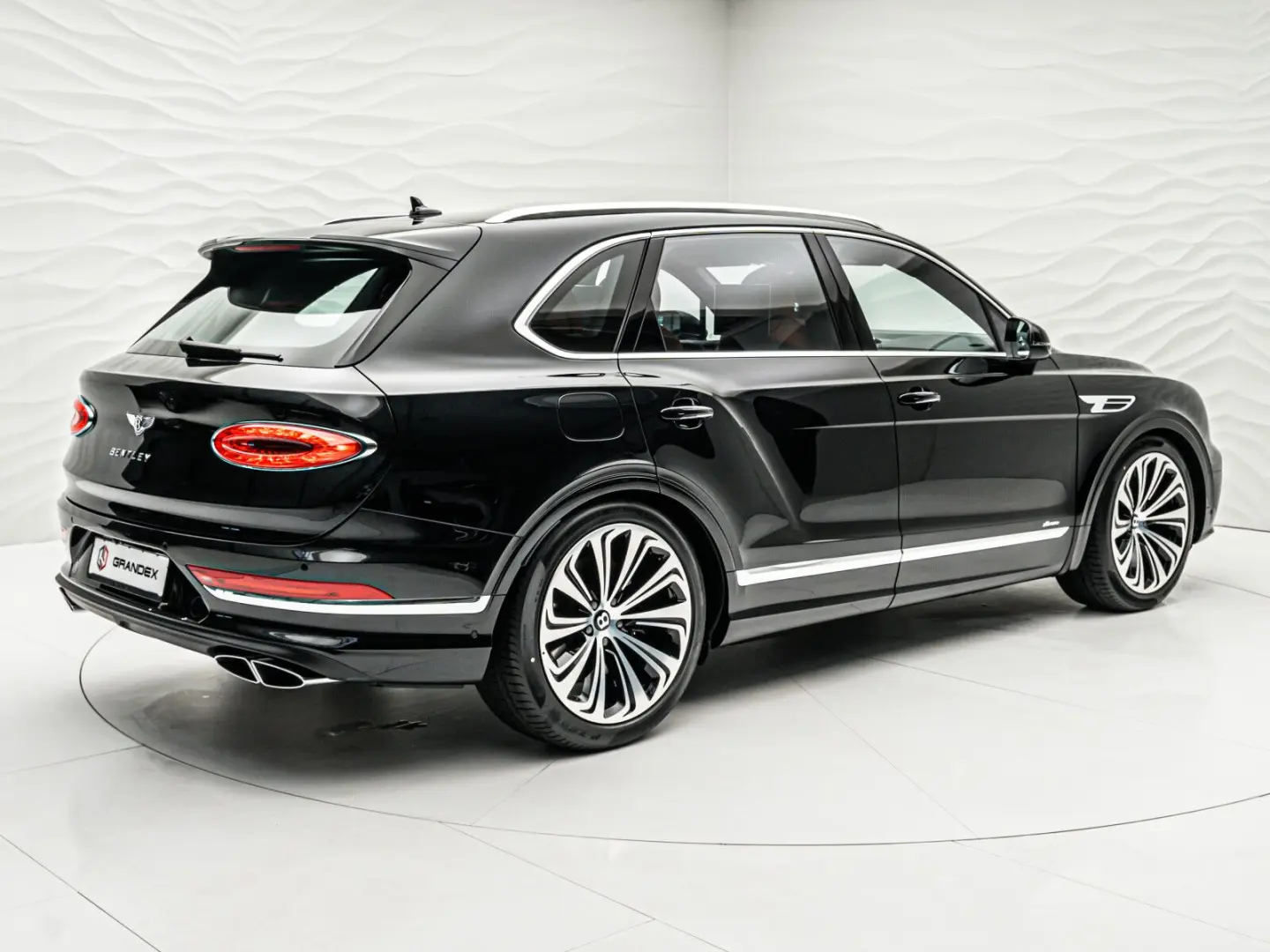 Bentayga Azure V8*Rear TV*NAIM*Touring Spec.