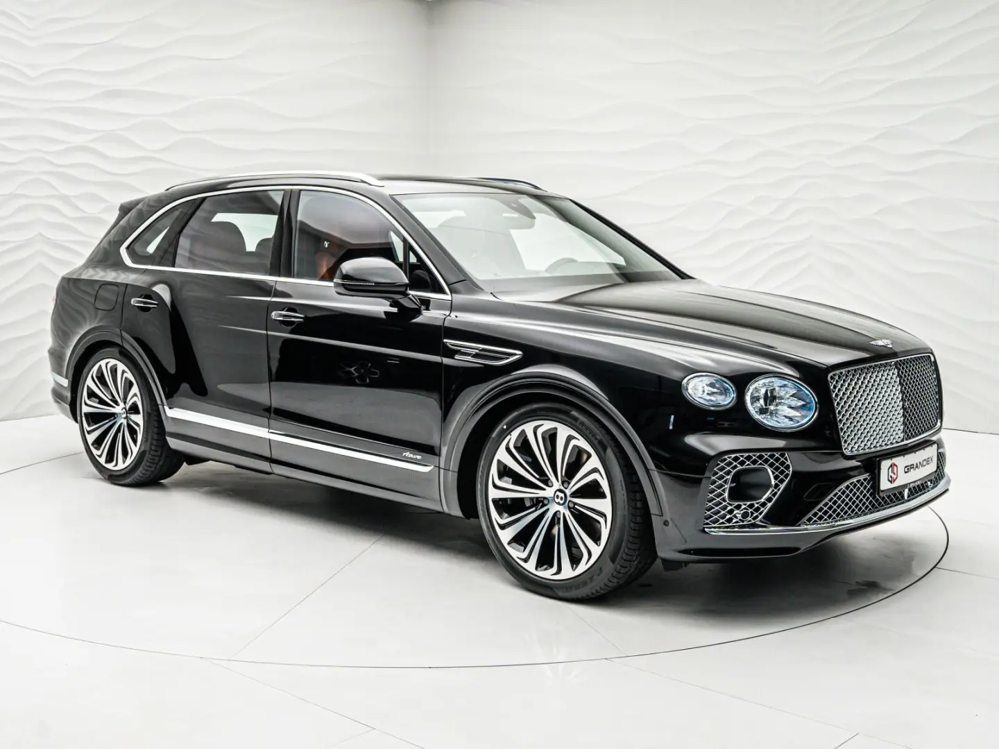 Bentayga Azure V8*Rear TV*NAIM*Touring Spec.