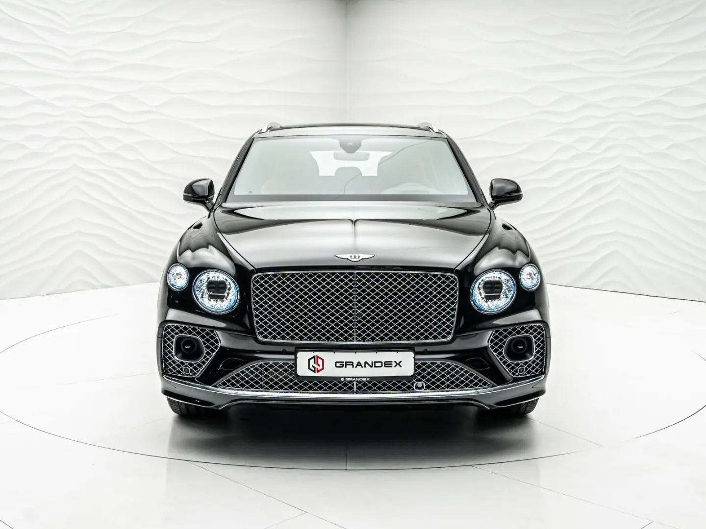 Bentayga Azure V8*Rear TV*NAIM*Touring Spec.