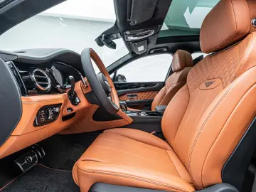 Bentayga Azure V8*Rear TV*NAIM*Touring Spec.