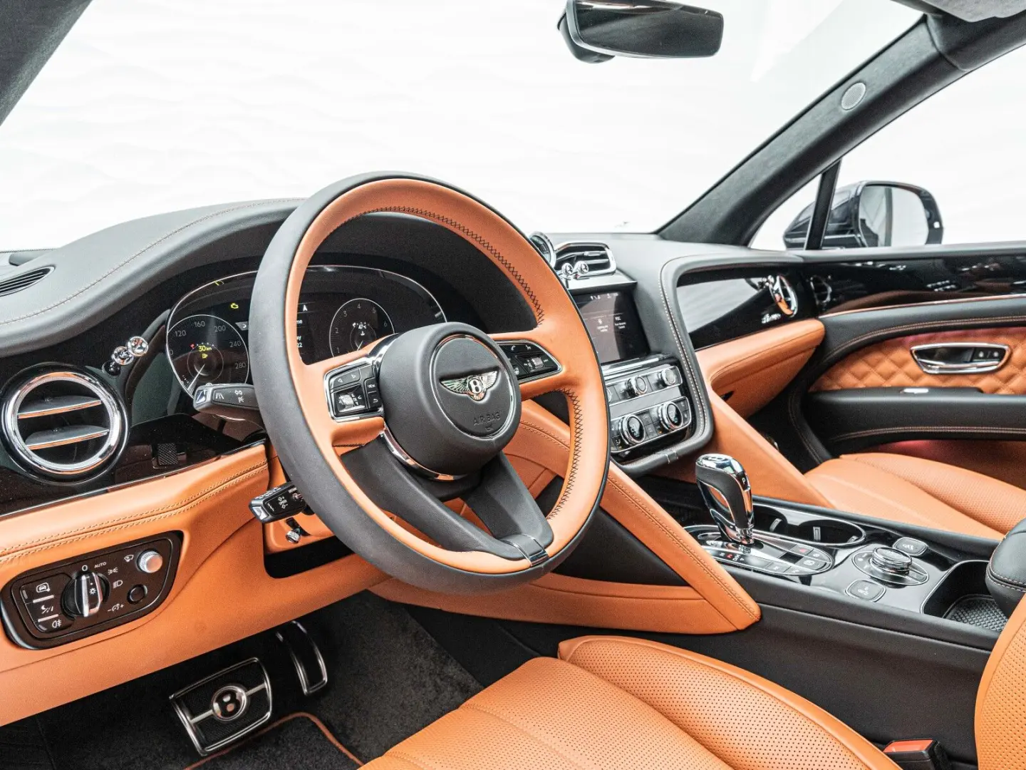 Bentayga Azure V8*Rear TV*NAIM*Touring Spec.