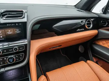 Bentayga Azure V8*Rear TV*NAIM*Touring Spec.