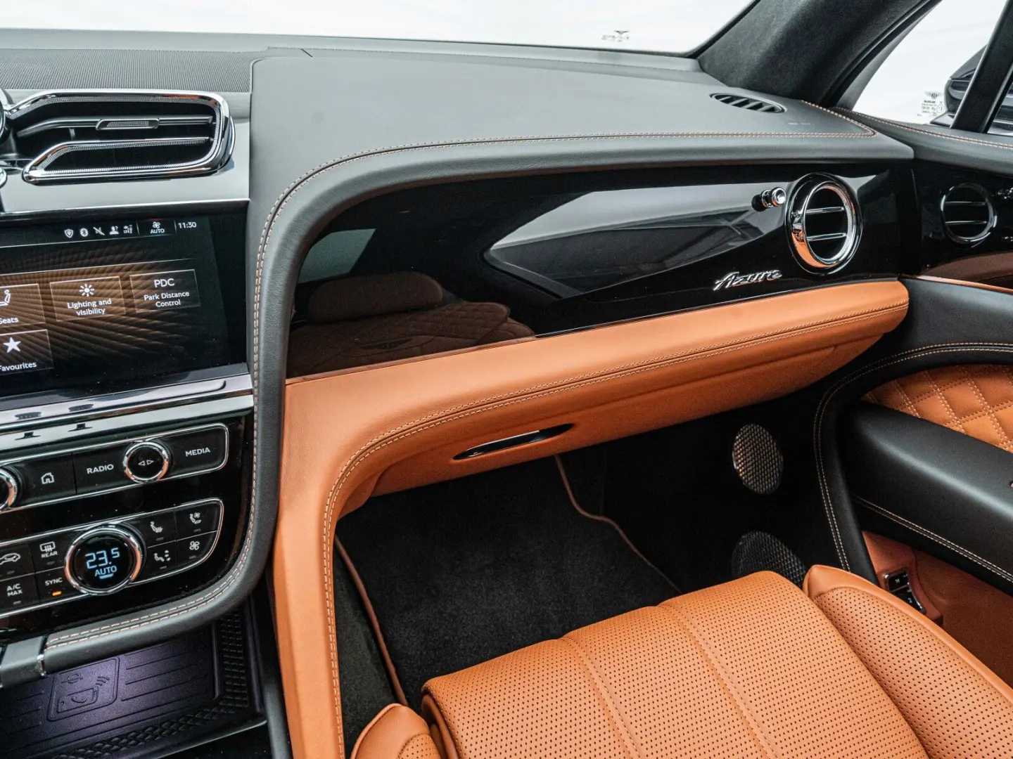 Bentayga Azure V8*Rear TV*NAIM*Touring Spec.