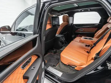 Bentayga Azure V8*Rear TV*NAIM*Touring Spec.