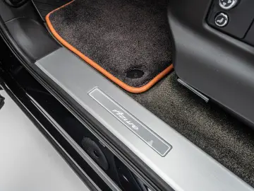 Bentayga Azure V8*Rear TV*NAIM*Touring Spec.