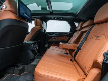 Bentayga Azure V8*Rear TV*NAIM*Touring Spec.