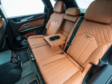 Bentayga Azure V8*Rear TV*NAIM*Touring Spec.