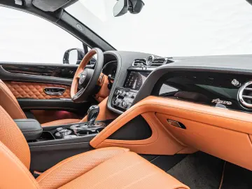 Bentayga Azure V8*Rear TV*NAIM*Touring Spec.