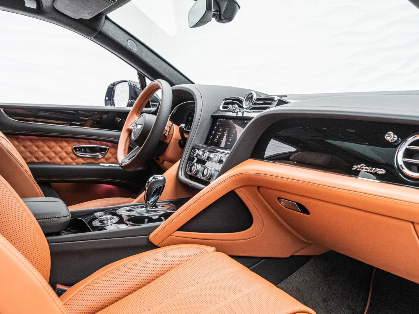 Bentayga Azure V8*Rear TV*NAIM*Touring Spec.
