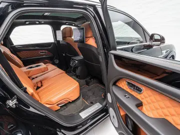 Bentayga Azure V8*Rear TV*NAIM*Touring Spec.