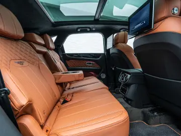 Bentayga Azure V8*Rear TV*NAIM*Touring Spec.