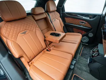 Bentayga Azure V8*Rear TV*NAIM*Touring Spec.