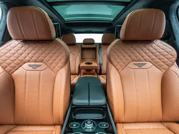 Bentayga Azure V8*Rear TV*NAIM*Touring Spec.