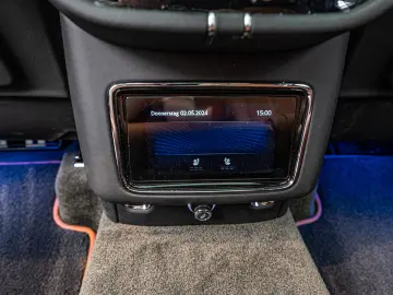 Bentayga Azure V8*Rear TV*NAIM*Touring Spec.